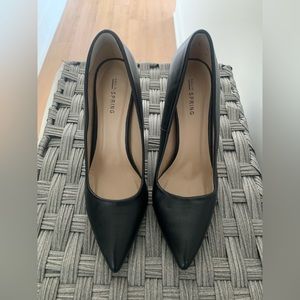 Size 8, but fits snug like a 7.5